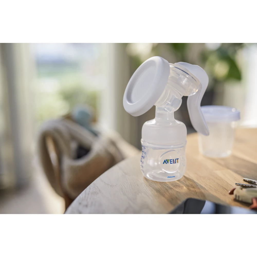 SCF430/10 Philips Avent Manual Breast Pump in use available at KiwiBargain in New Zealand. Buy it today from kiwibargain.co.nz