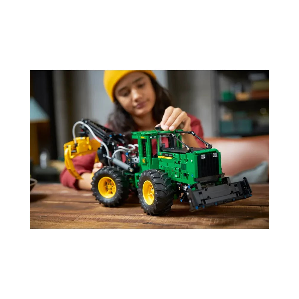 LEGO 42157 Technic John Deere 948L-II Skidder